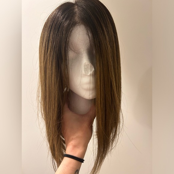 NWT Vanessa Wig - Picture 3 of 6